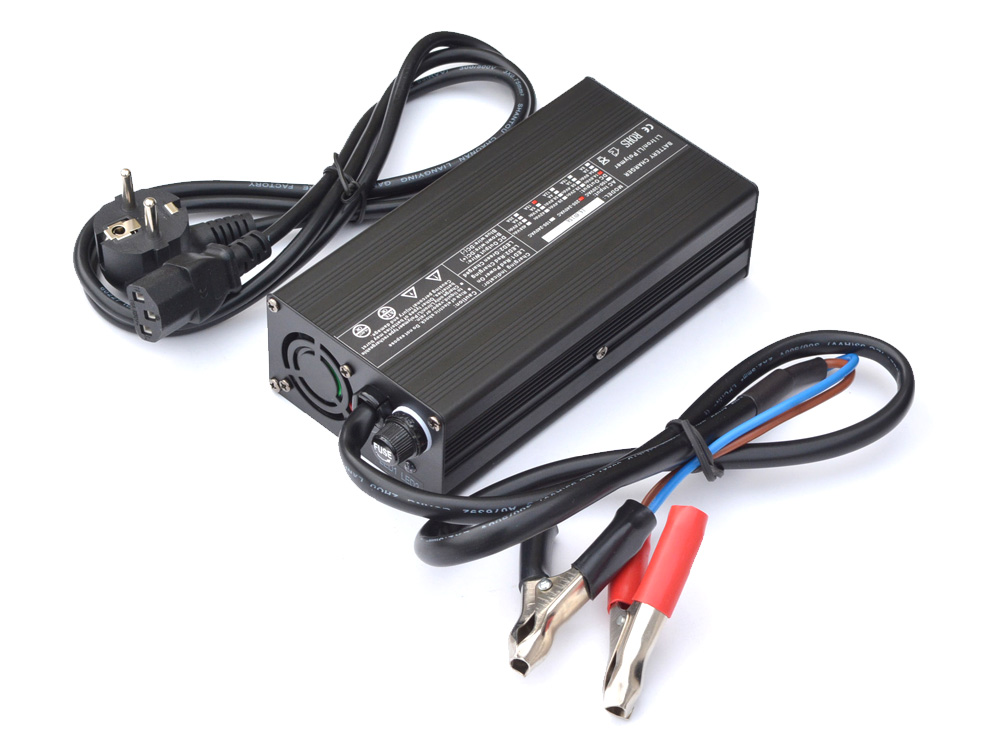 Rigbee_Ladegeraet_fuer_Akkublock_12V_5-10-15-20A