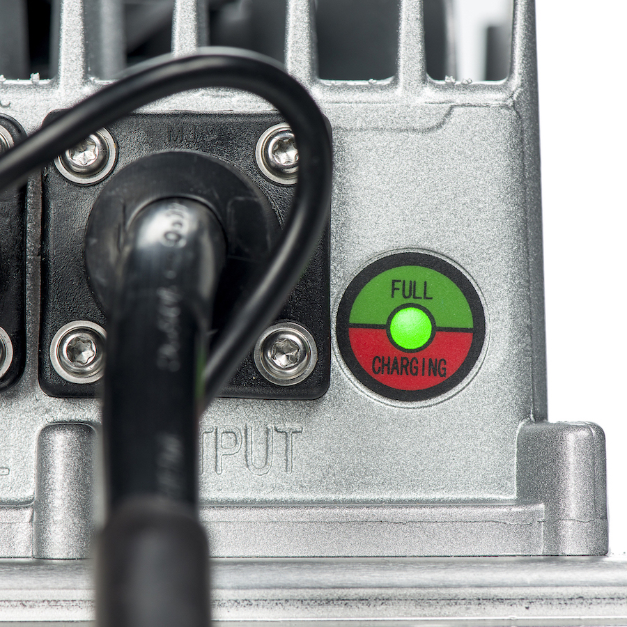 WP_Charger_42V20A_side_indicator_green_detail