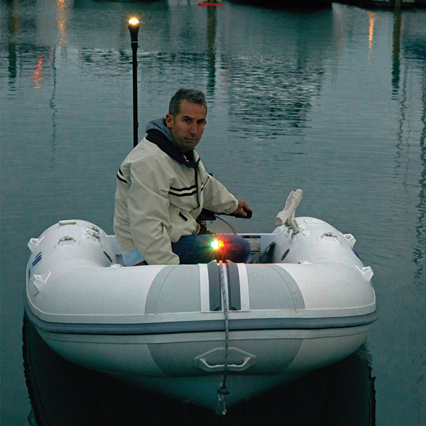 Railblaza 02-5005-11 Illuminate iPS-Tragbares zweifarbiges Navigationslicht